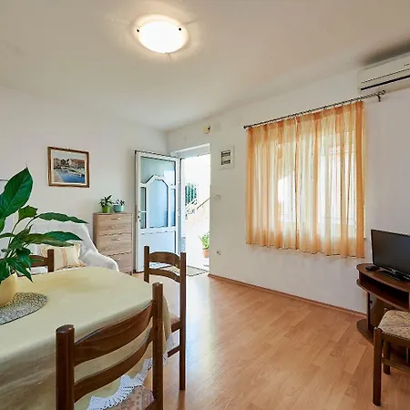 Ivanka Lägenhet Trogir